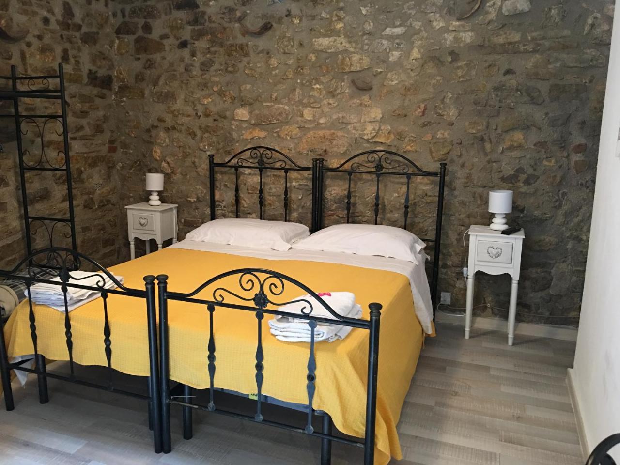 B&B Antichi Cortili Termini Imerese Exterior photo